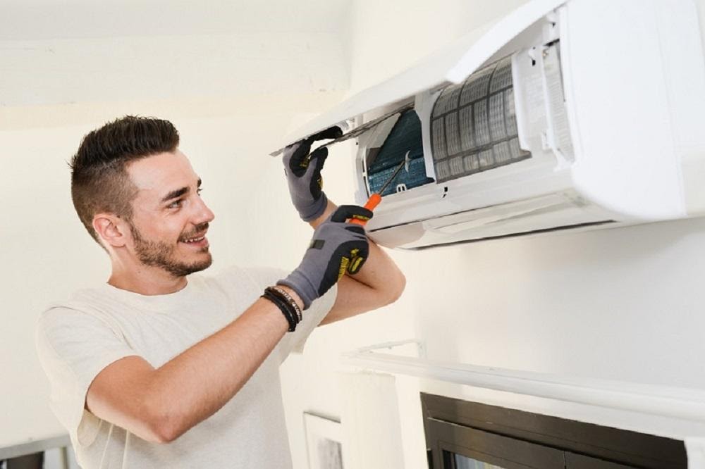 Hire Professional Air Conditioning Service To Eliminate Risk Factors