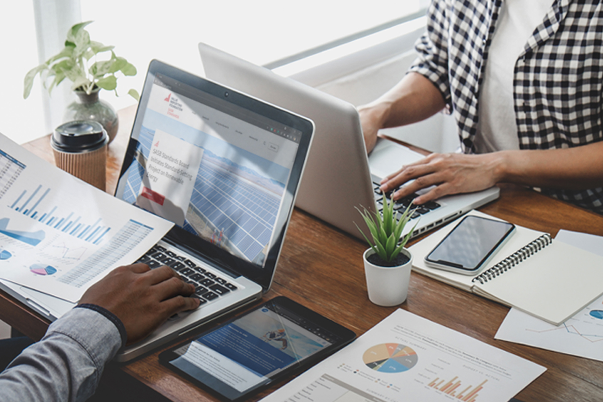 How Real-Time Reporting Enhances Transparency in Staffing